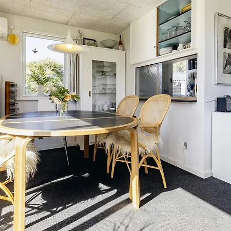 6 Person In Lokken-by Traum